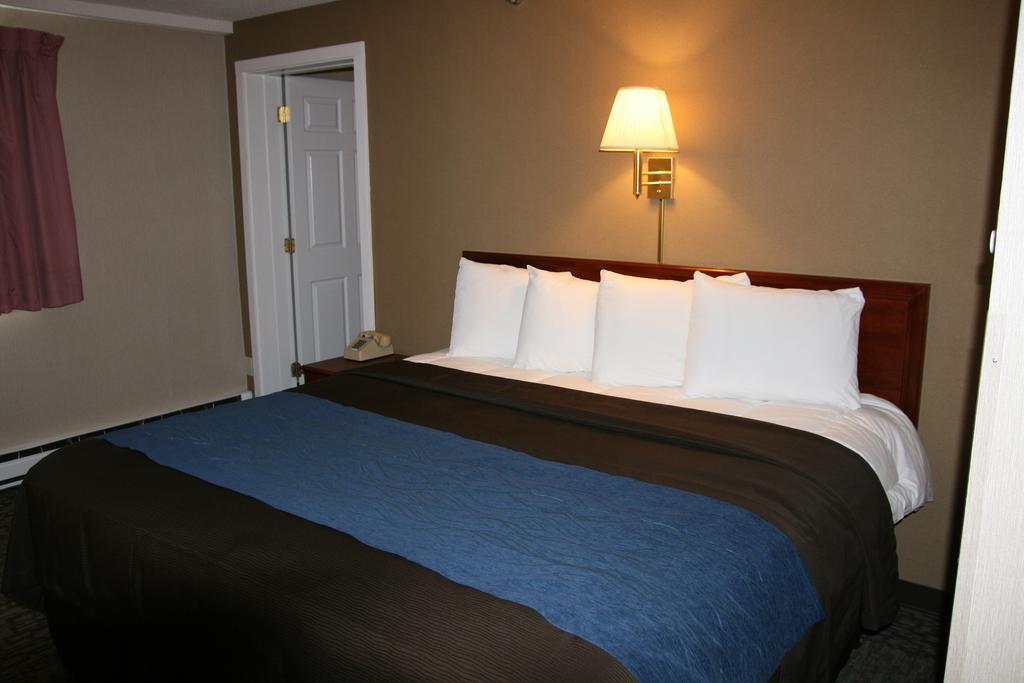Bangor Inn & Suites Room photo